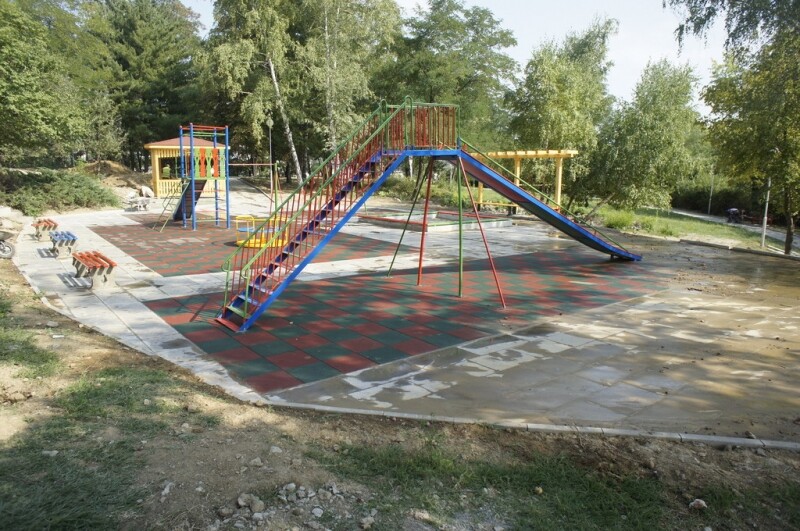 Благоустрояване района на кв. Младост и блок Щастие - Снимка 9