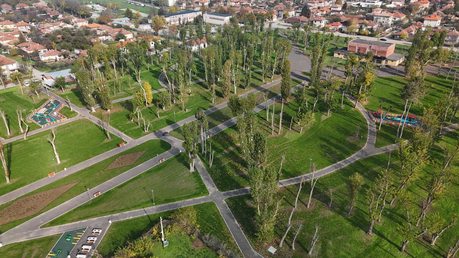 Реконструкция и благоустрояване на градски парк 