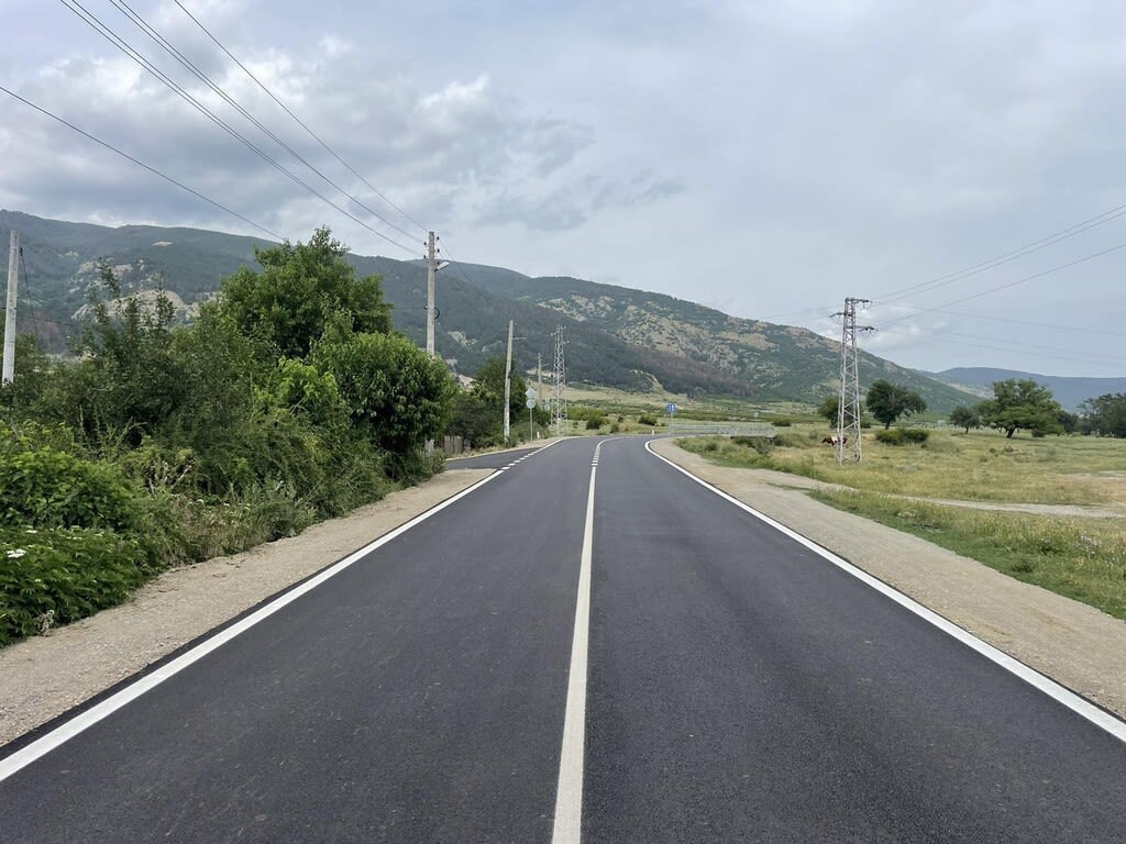 Реконструкция на общински път
