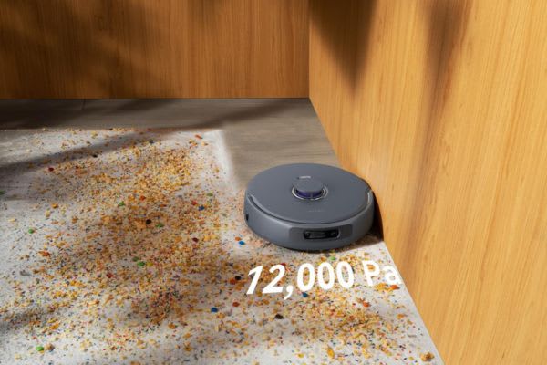 床に残ったごみを掃除するロボット掃除機、選び方のポイントは吸引力や機能です。