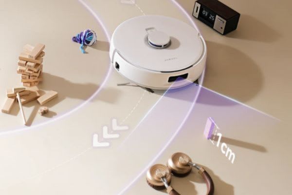 ロボット掃除機が部屋を掃除しており、ストレス解消のための便利なアイテムです。