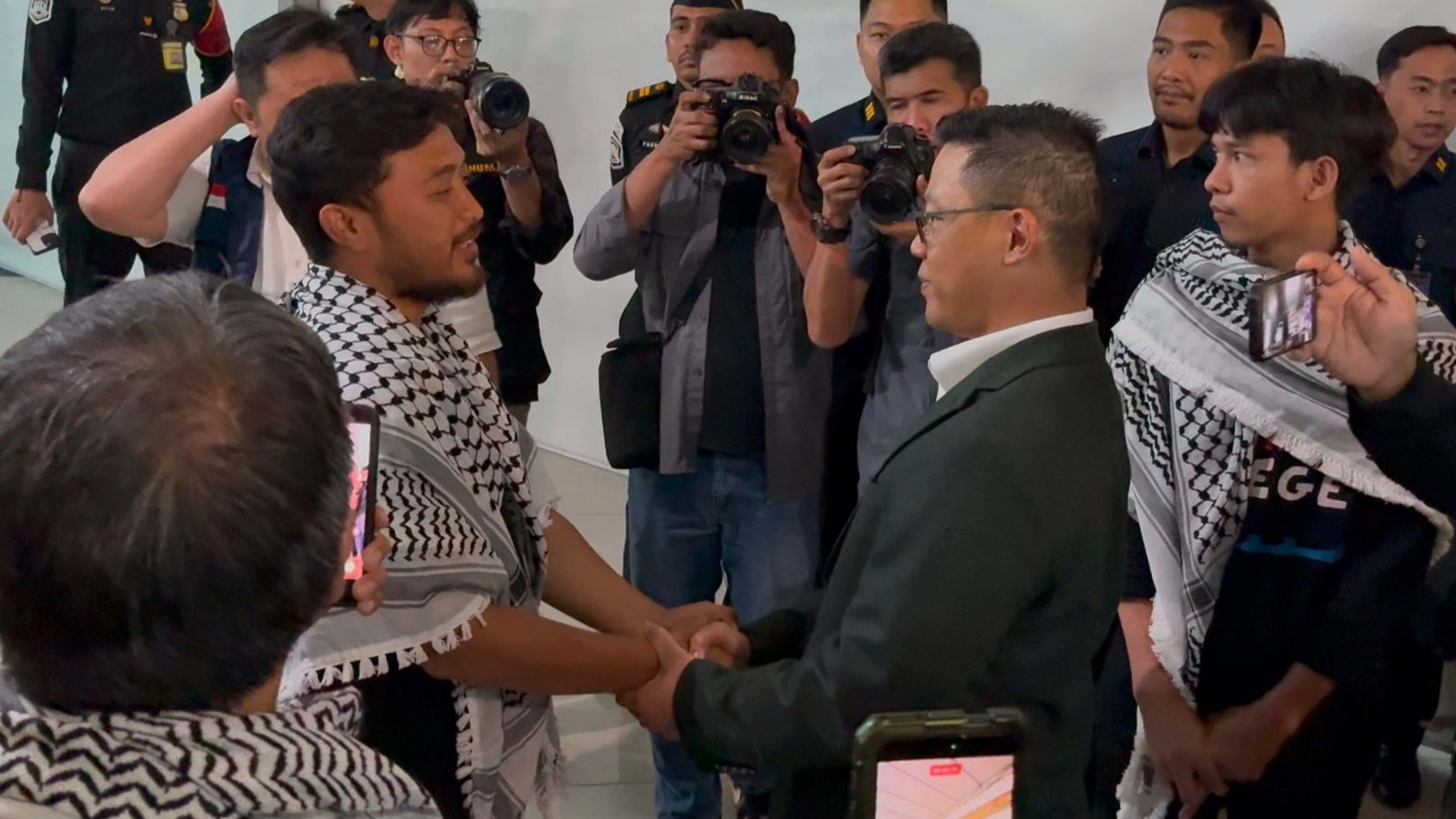 Menlu Sugiono Pastikan Trauma Fisik WNI Usai Ditahan Israel akan Ditangani Lebih Lanjut
