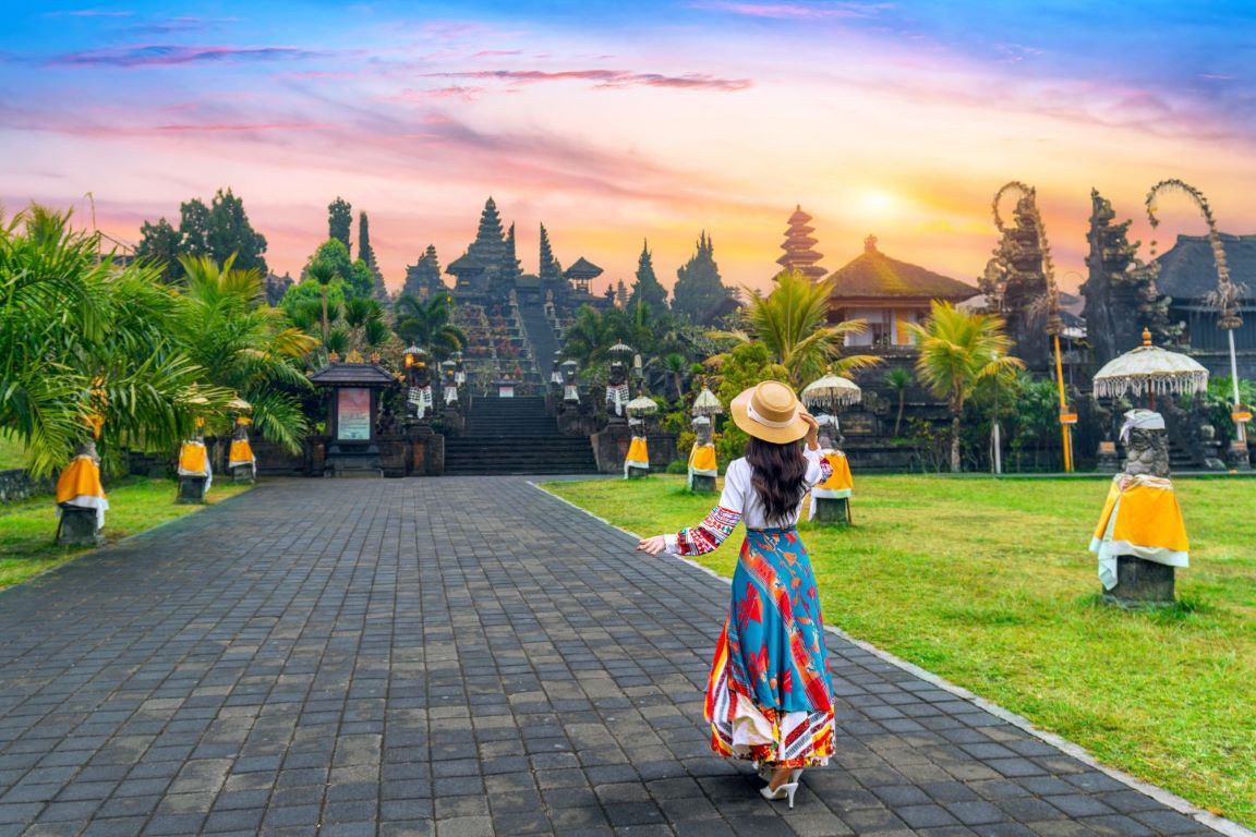meanwhile, a traveller visit mother temple besakih for healing.