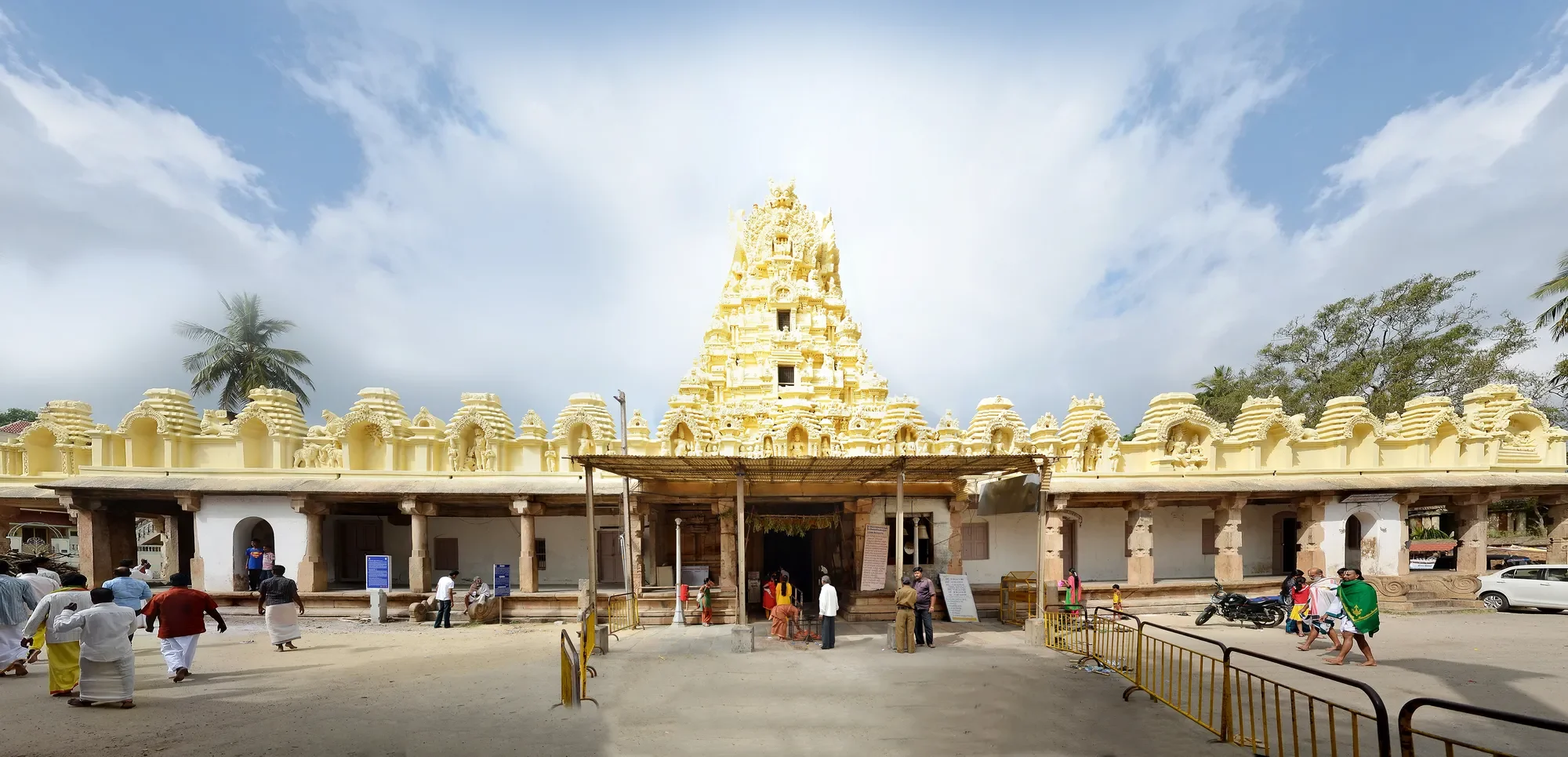 Cheluvanarayana Swamy Temple, Melkote