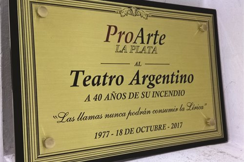 Imagen de producto Placa Bronce 20 X 30 con Base. Art. PB 2030