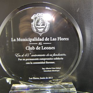 Imagen de producto Figura de Cristal Circular Biselado con Pie, 14 cm. Art. CR 674