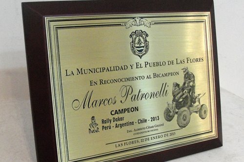 Imagen de producto Plaqueta Bronce 13 X 18 con Base y Caja. Art. PQB 1318