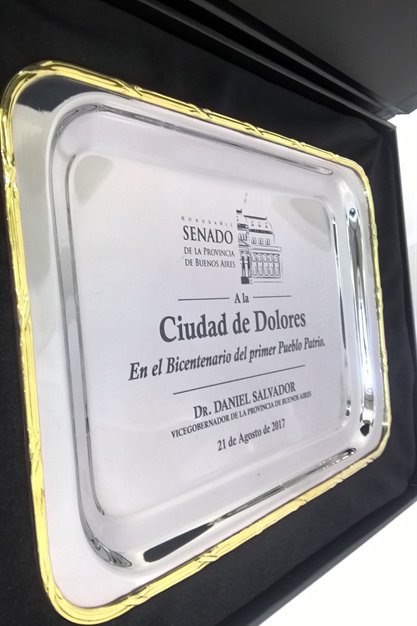 Imagen de producto Bandeja 35 x 48 con Guarda Luis xv en Bronce. En Caja o  Estuche. Art. BAG 3550