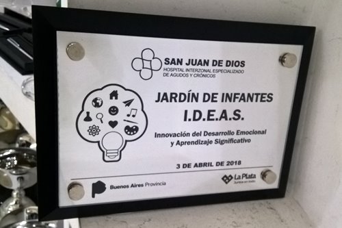 Imagen de producto Placa Símil Acero/Bronce 20 x 30 con Base. Art. PS 2030