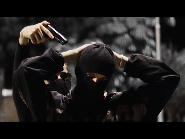 Capa do Vídeo - Homem sendo rendido