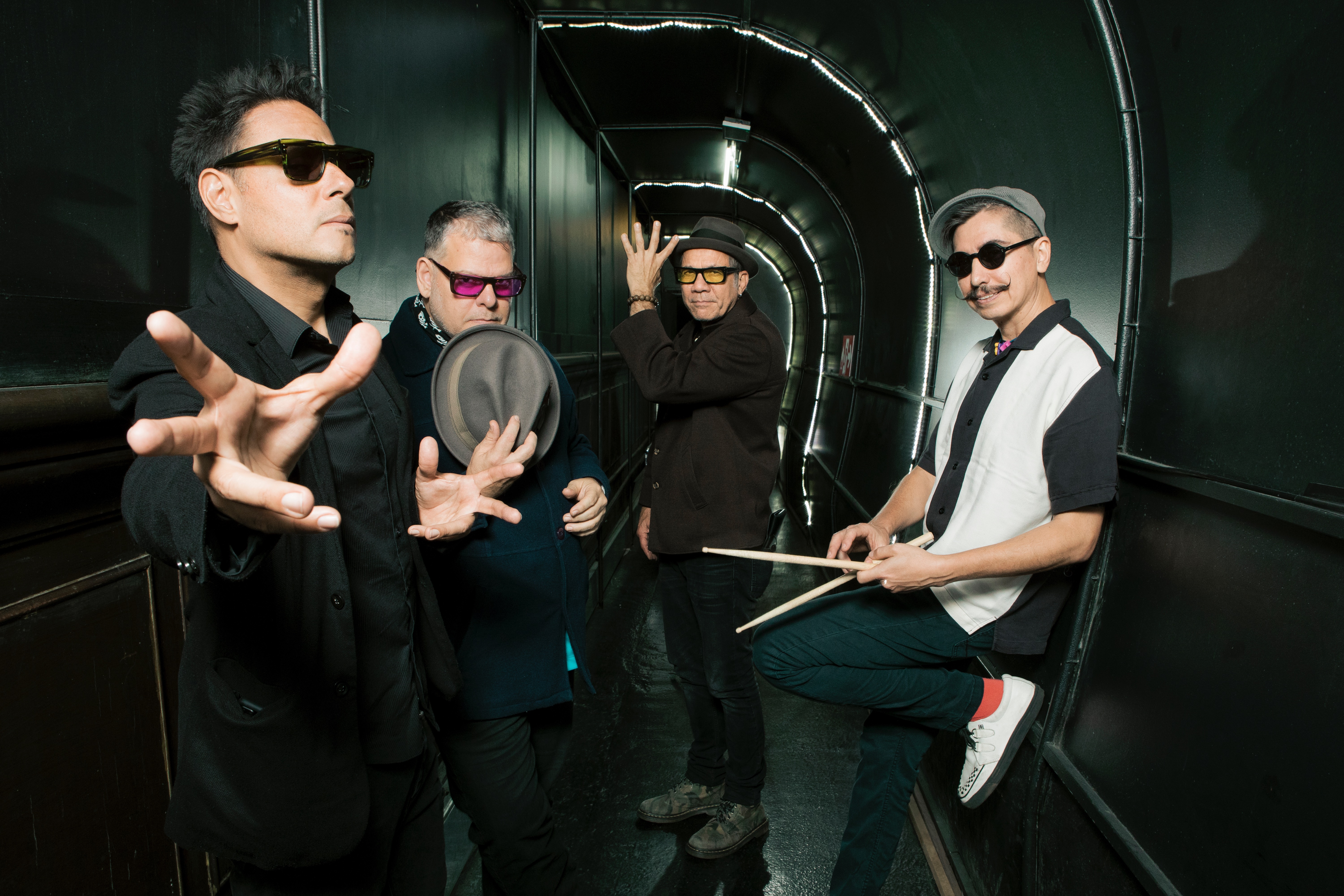 Total Success! Deputamadre Club Brought the Explosive Desorden Público Eurotour for their 40th Anniversary