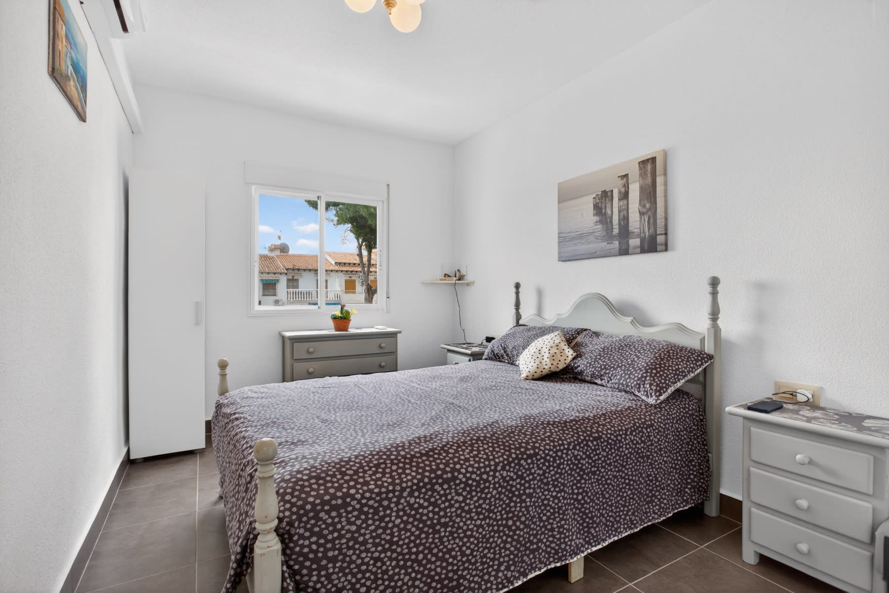 Dormitorio doble amueblado — apartamento en reventa Lago Jardín Los Balcones Torrevieja