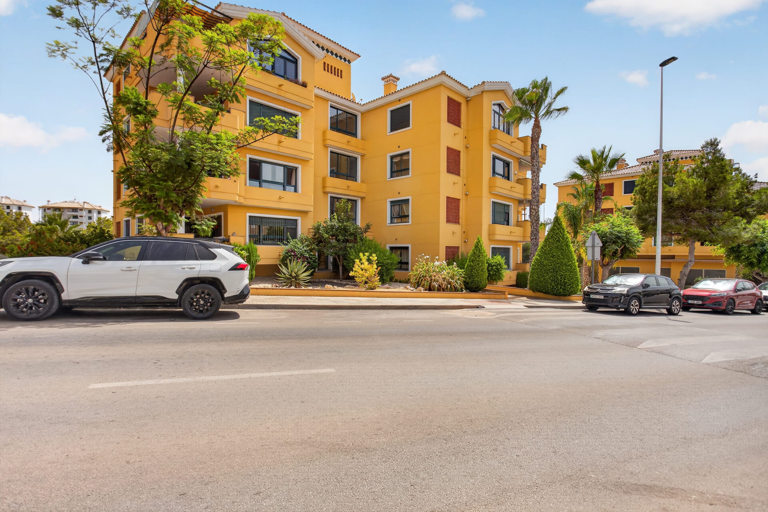 121 m² apartment next to the golf course in Lomas de Campoamor Golf, Orihuela Costa