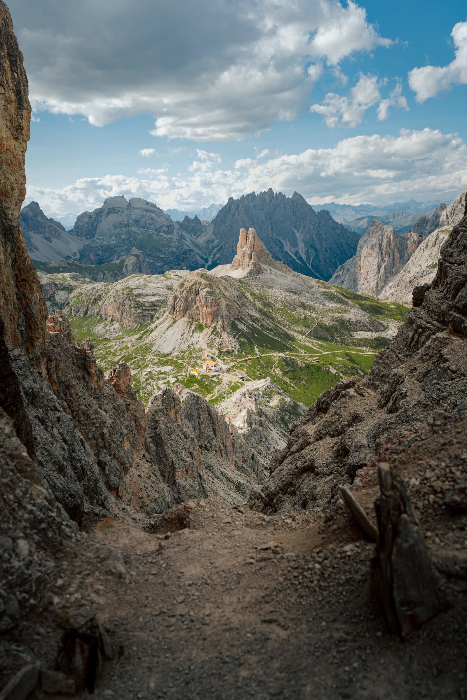 Zejście do Rifugio Locatelli pod Torre di Toblin