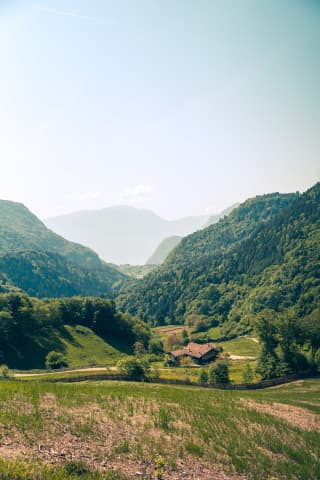 Lonely hut near Lake Garda