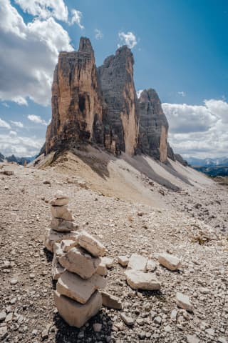 Kamienny kopczyk pod Tre Cime di Lavaredo
