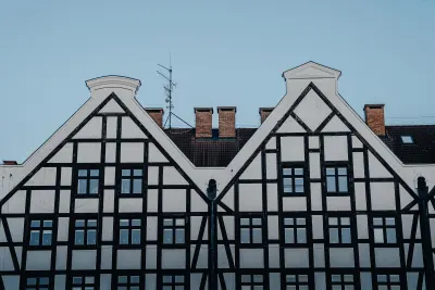 Symmetry of a Gdańsk Half-Timbered House