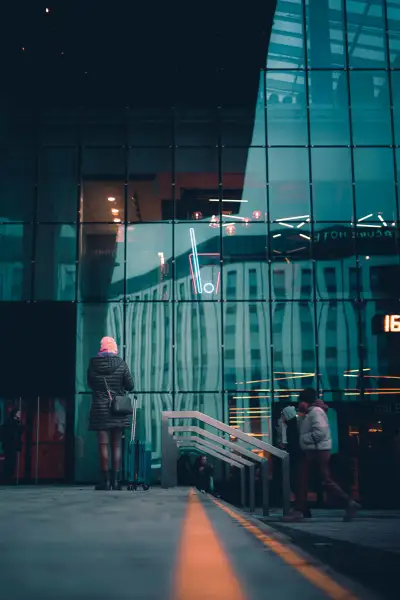 Leading lines at main train station