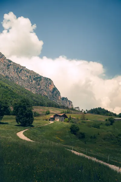 Lonely hut near Lake Garda