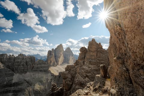 Promienie słońca nad Tre Cime di Lavaredo