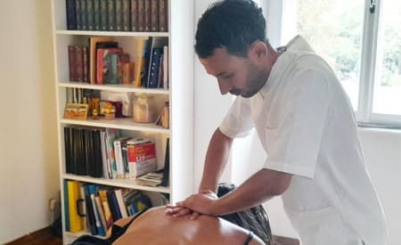 Stefano Cortinovis Massaggiatore Olistico e del Benessere