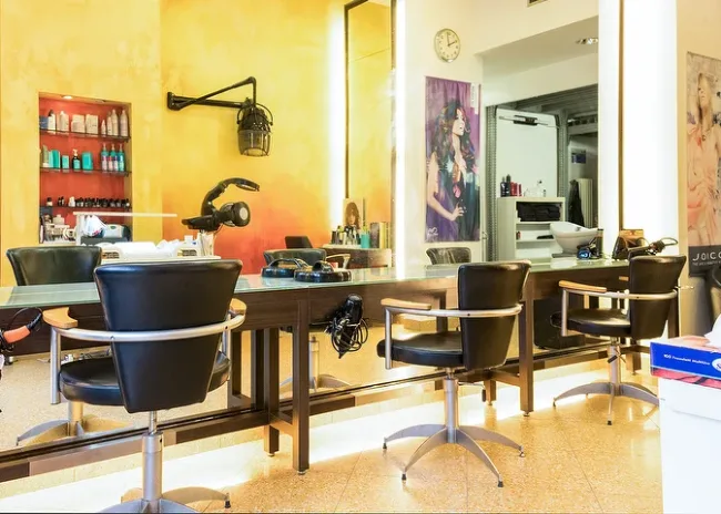 Shampoo, Taglio, Colore e Colpi di Sole Belli Capelli Milano -38%