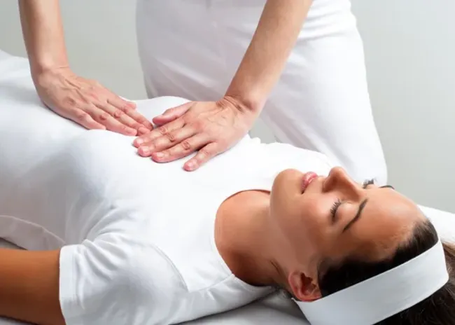 1 o 3 trattamenti olistici a scelta tra relax, reiki o touche legere -47%