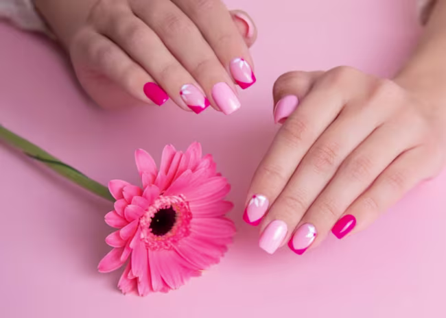 1 manicure con smalto semipermanente o 1 seduta di ricostruzione unghie in gel - 43%