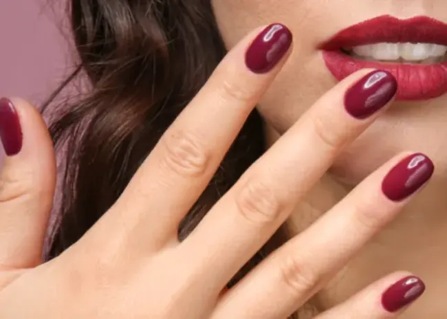 1 manicure o 1 pedicure con applicazione di smalto semipermanente -45%