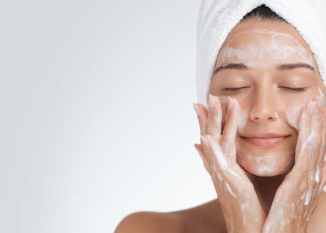 1 o 3 trattamenti viso con pulizia e led mask -78%