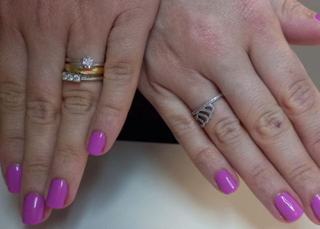 1 manicure o pedicure con applicazione smalto semipermanente -50%