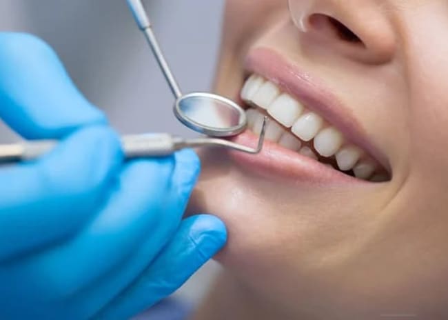 Visita Odontoiatrica, pulizia Professionale e Sbiancamento 