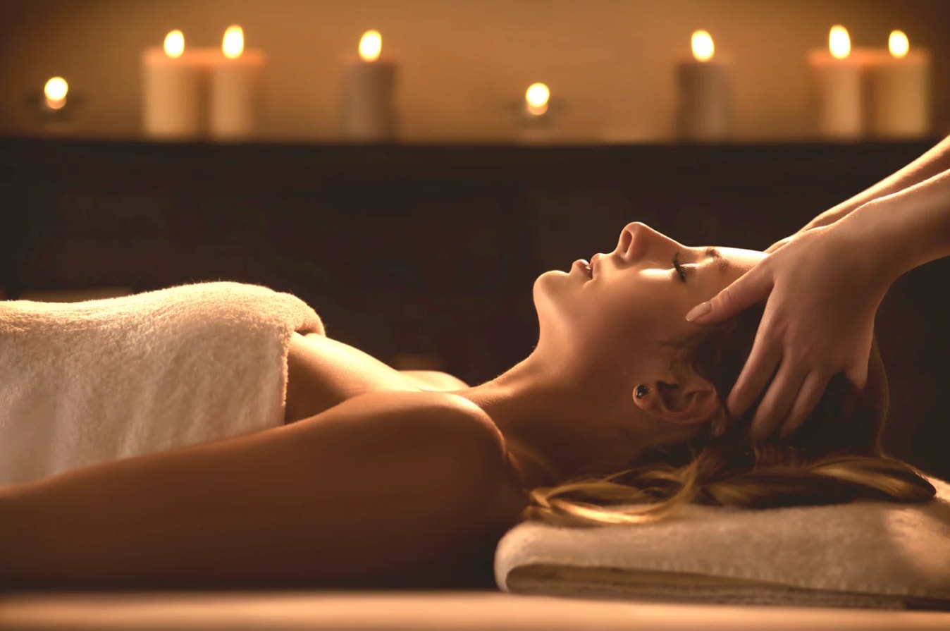 Rituale benessere olistico a Torino con visita e massaggi per 1 o 2 persone -72%