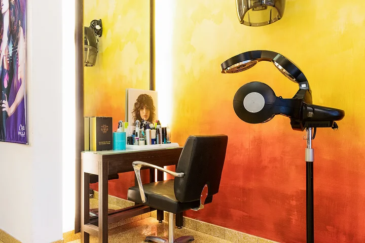 Shampoo, Taglio, Colore e Colpi di Sole Belli Capelli Milano -38%