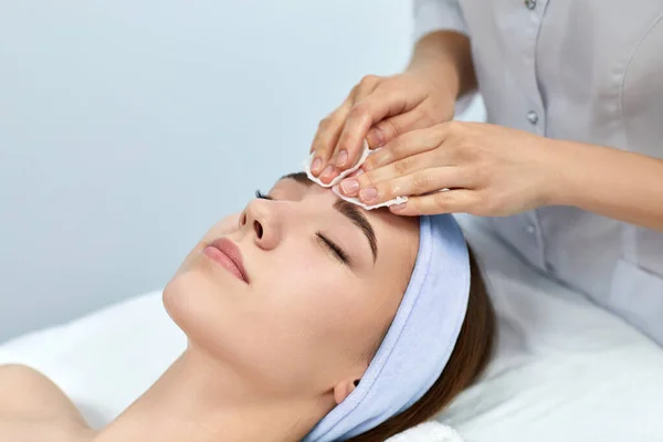 1 pulizia viso con maschera oppure 1 pulizia viso con dermoabrasione o infrarossi -42%