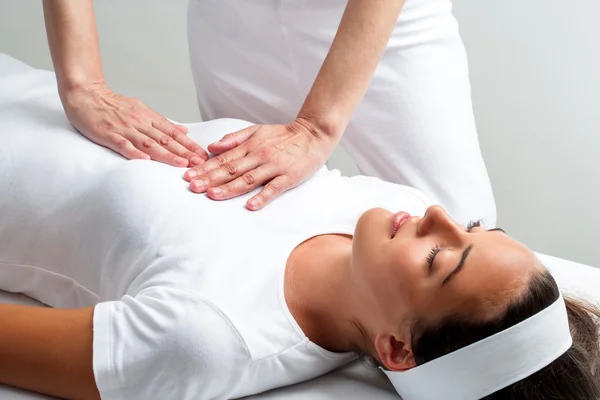 1 o 3 trattamenti olistici a scelta tra relax, reiki o touche legere -47%