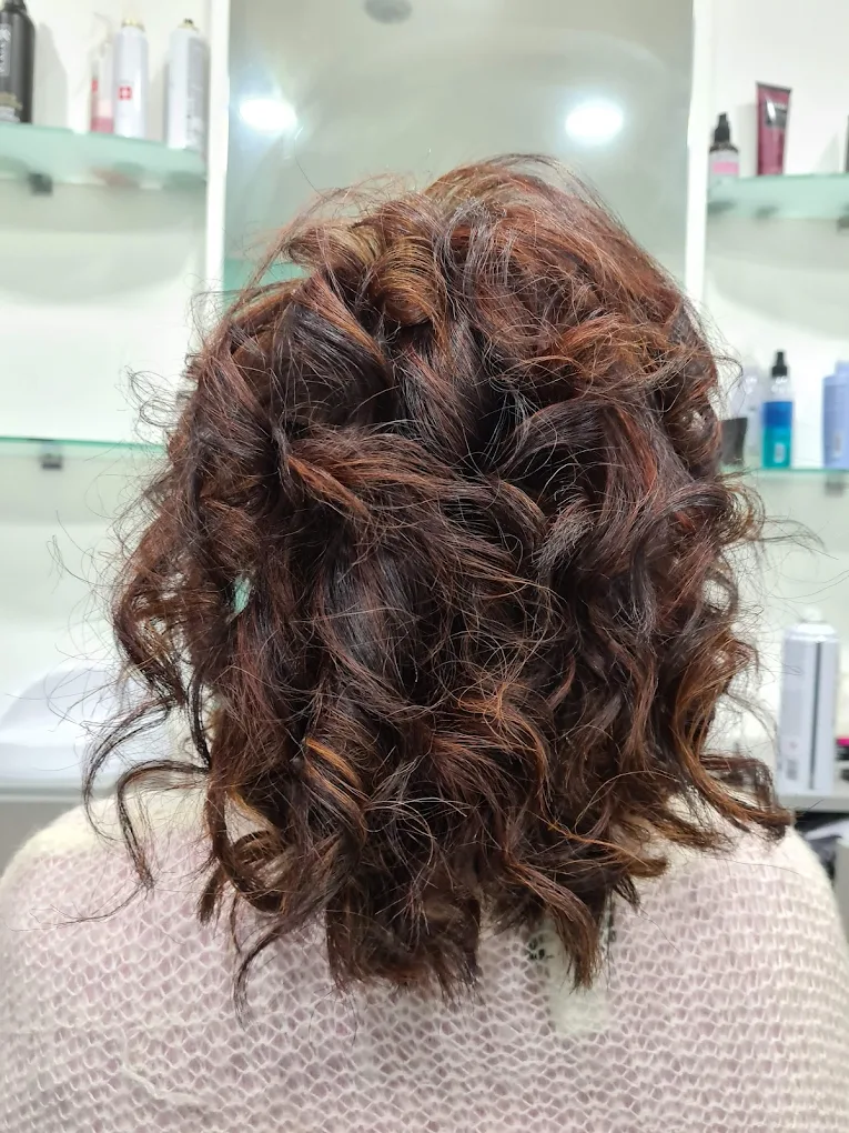 Shampoo piega taglio trattamento Hair & Beauty Salon Varese -54%