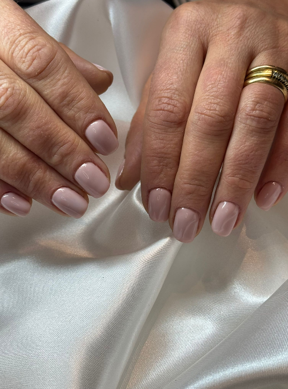 1 manicure con semipermanente o copertura gel -45%