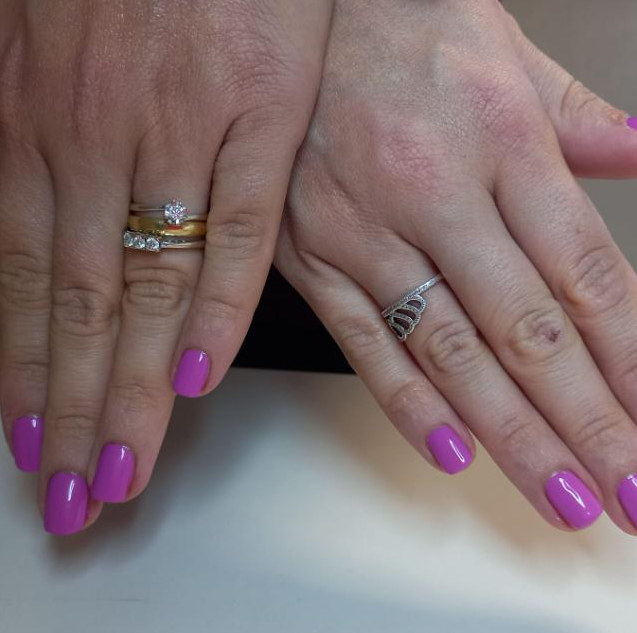 1 manicure o pedicure con applicazione smalto semipermanente -50%