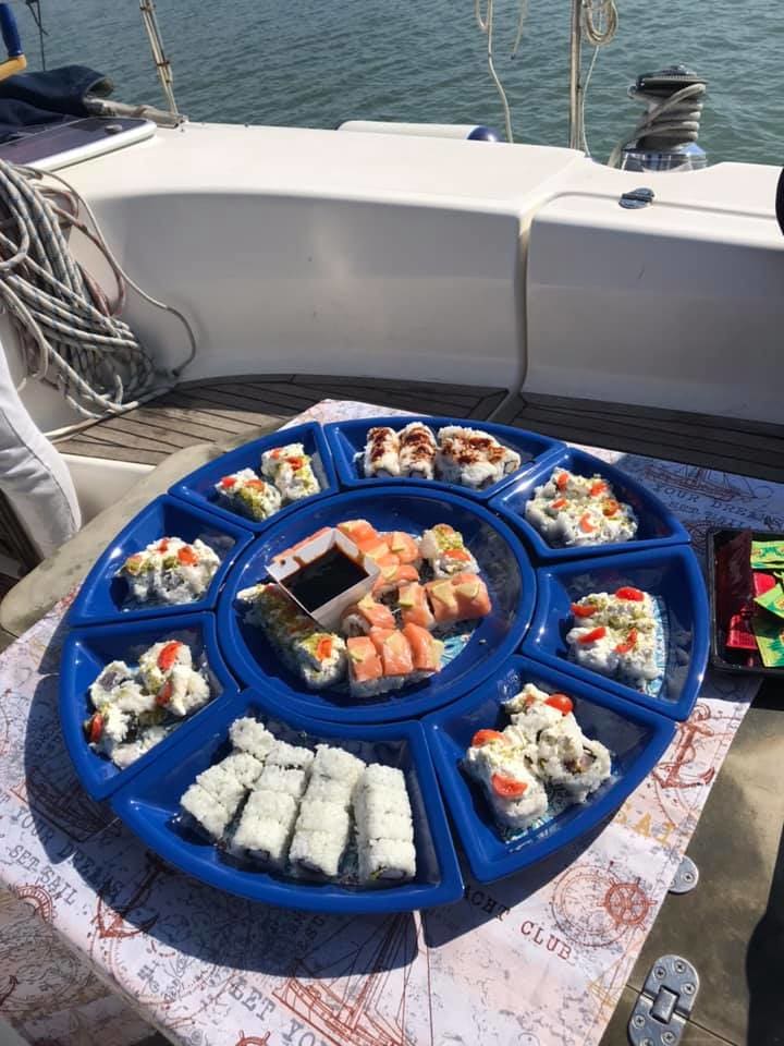Pranzo o apericena al tramonto in barca -36%