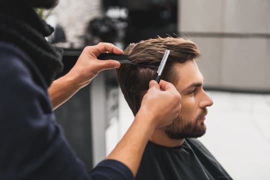 Shampoo e taglio uomo -55%