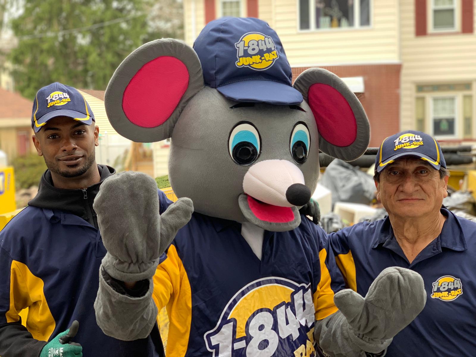 Junk removal crew in East Orange, NJ — 1-844-JUNK-RAT