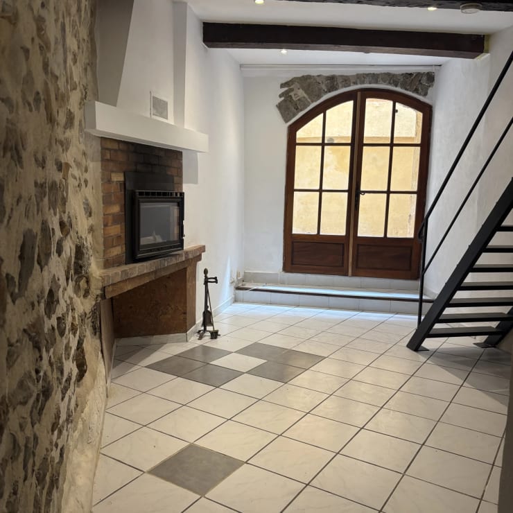 Lorgues, appartement  avec 2 chambres en duplex — Lorgues