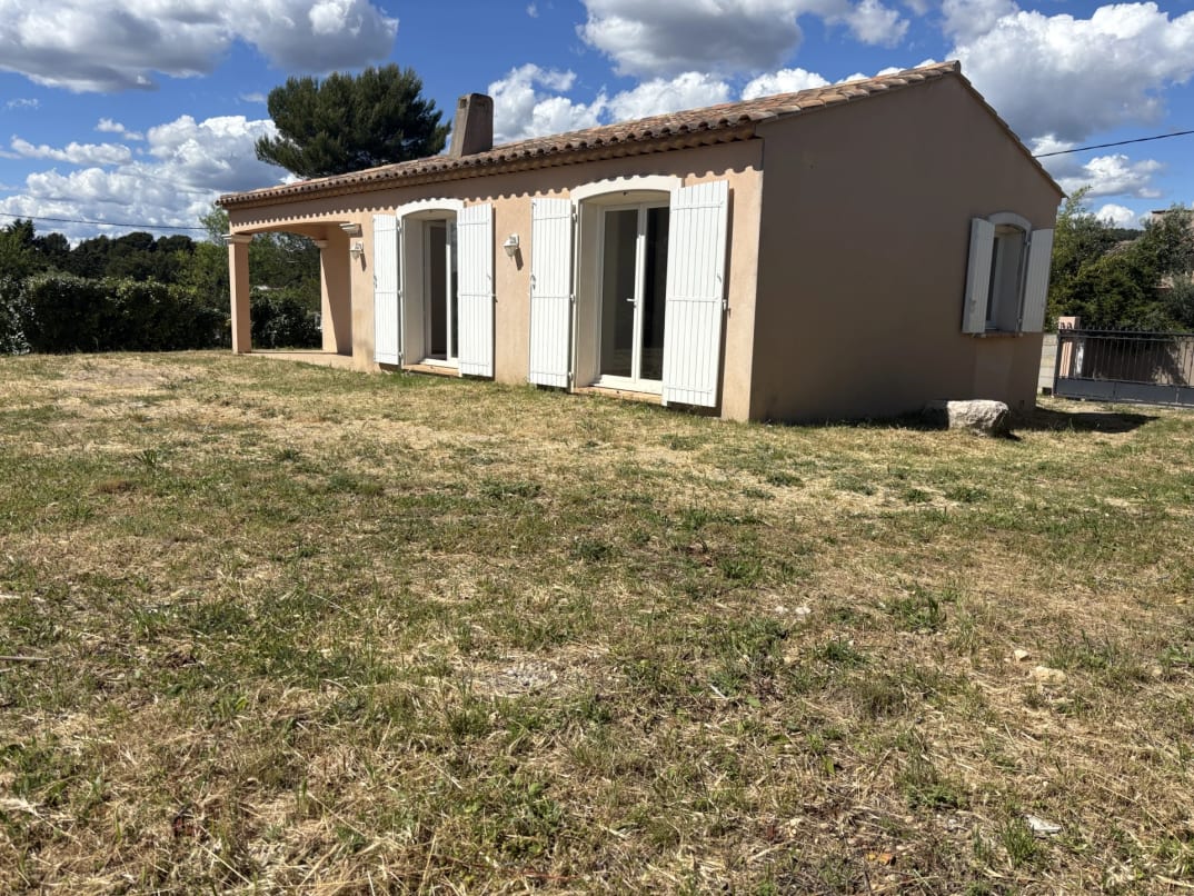 Jolie maison de plain-pied — Lorgues