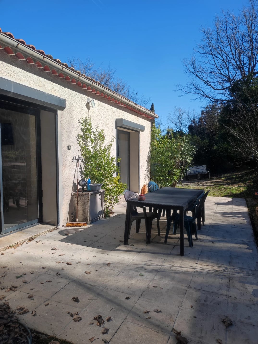Maison de plain-pied de 103 m² habitables sur un terrain de 1 549 m² avec piscine — Lorgues