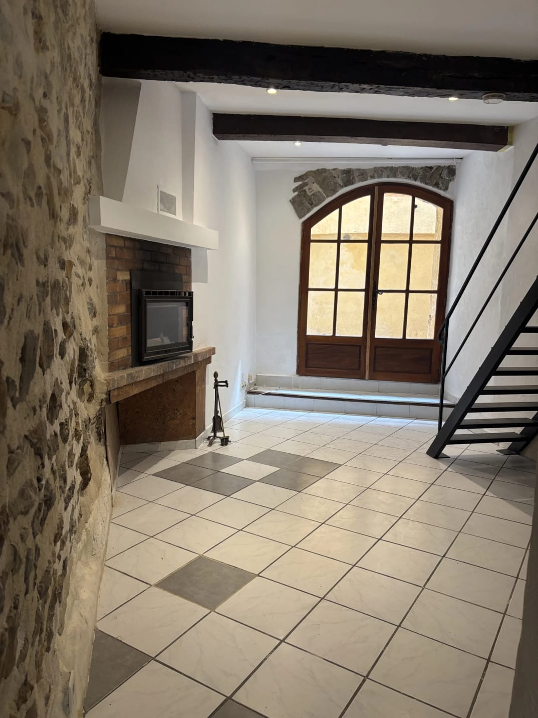 Lorgues, appartement avec 2 chambres en duplex — Lorgues