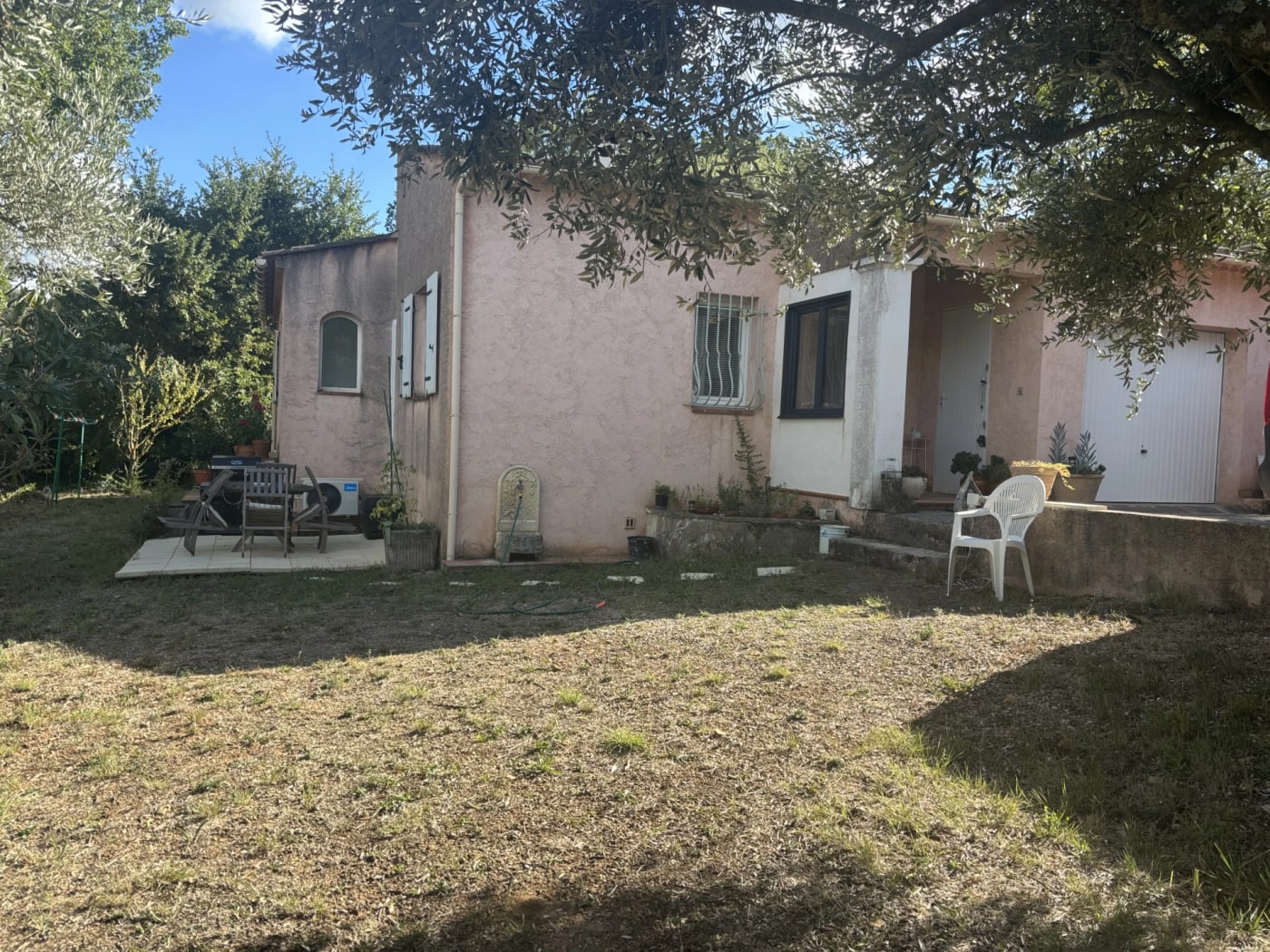 Lorgues, maison de plain-pied en parfait etat