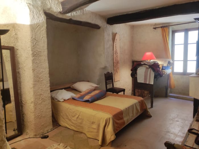 Lorgues, spacieuse maison  de village à rénover — photo 4
