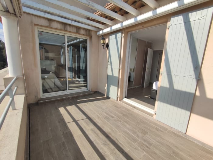 Lorgues, très joli appartement avec une terrasse et garage — photo 9