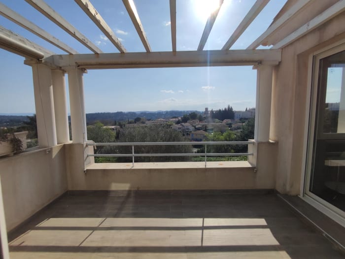 Lorgues, très joli appartement avec une terrasse et garage — photo 8